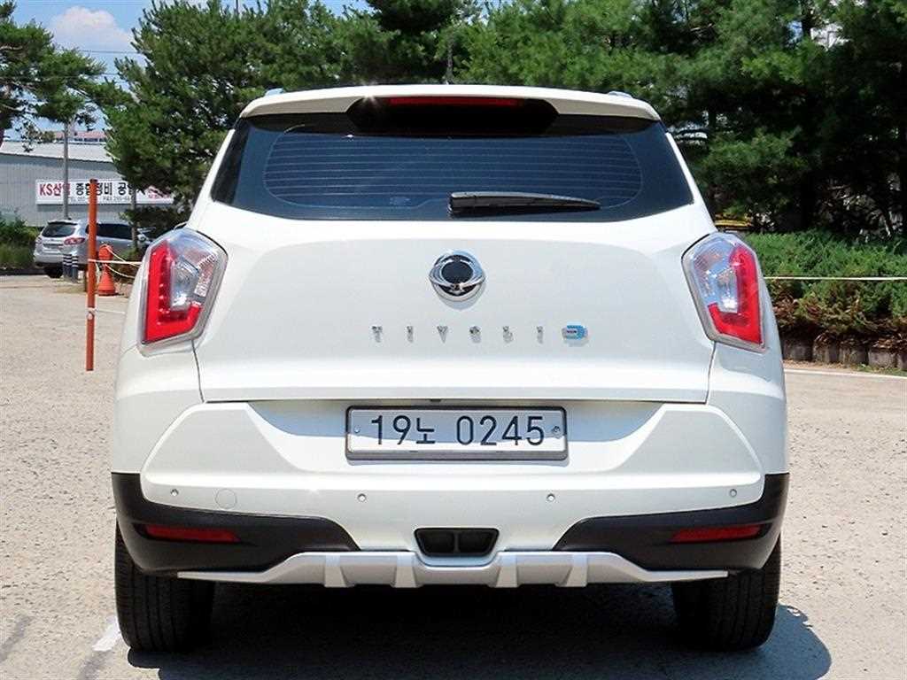 Ssangyong Tivoli - Vista 4