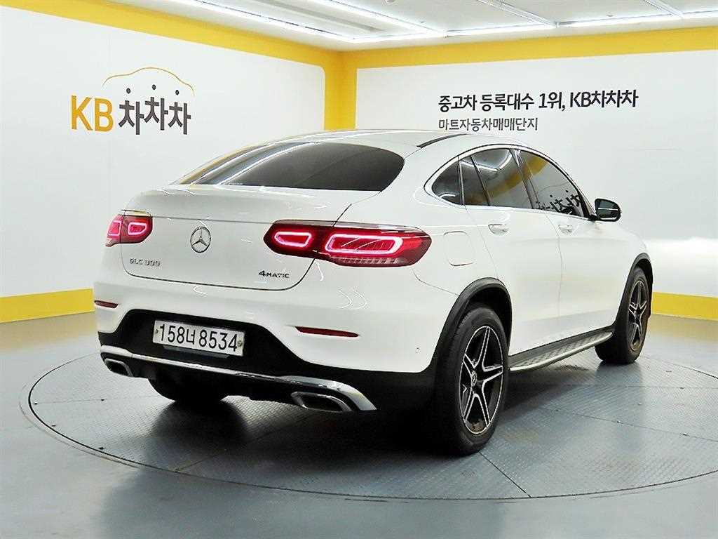 Mercedes Benz GLC Class - Vista 4