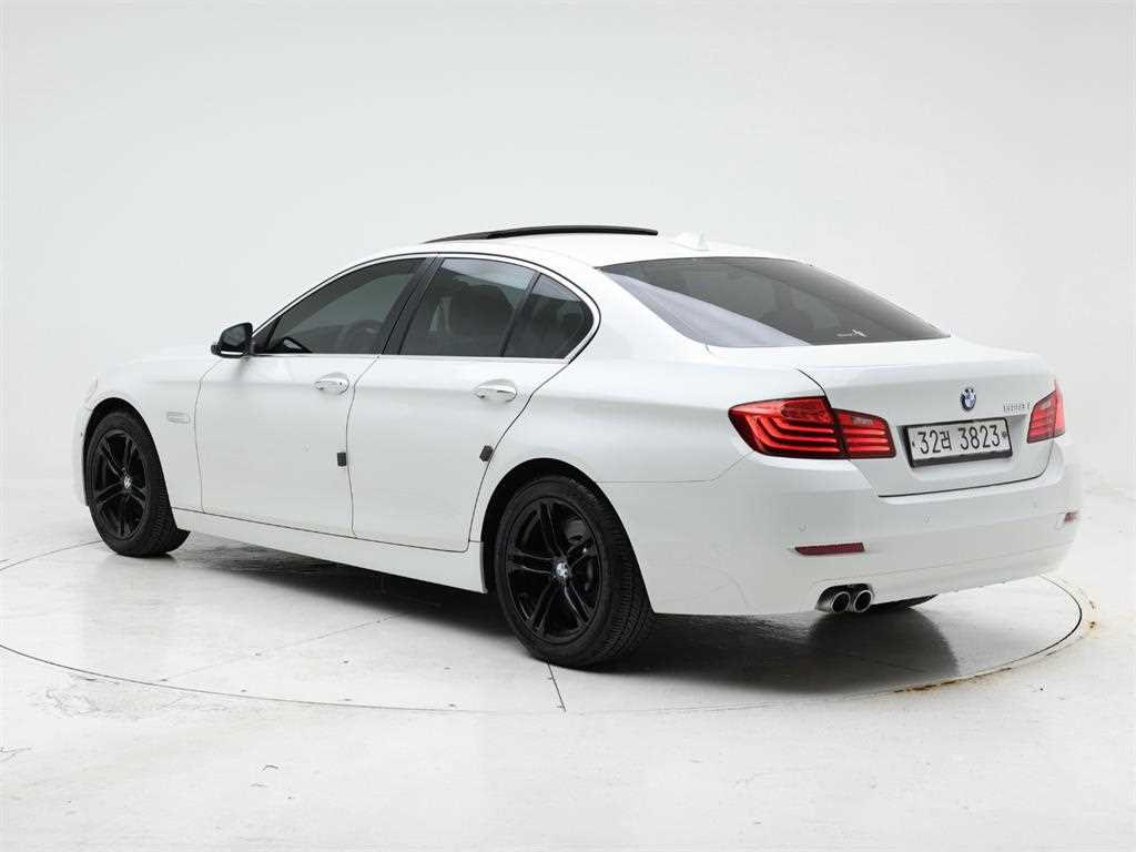 BMW 5 Series - Vista 4