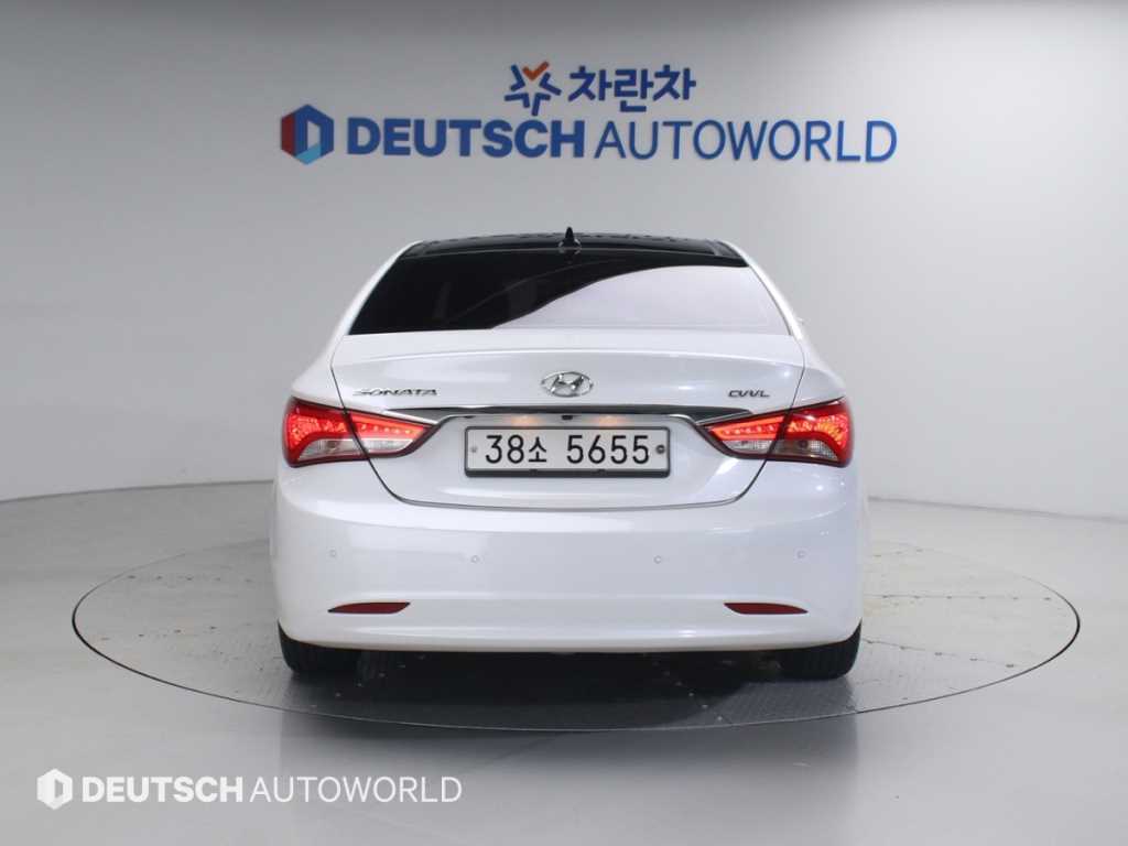 HYUNDAI Sonata - Vista 4