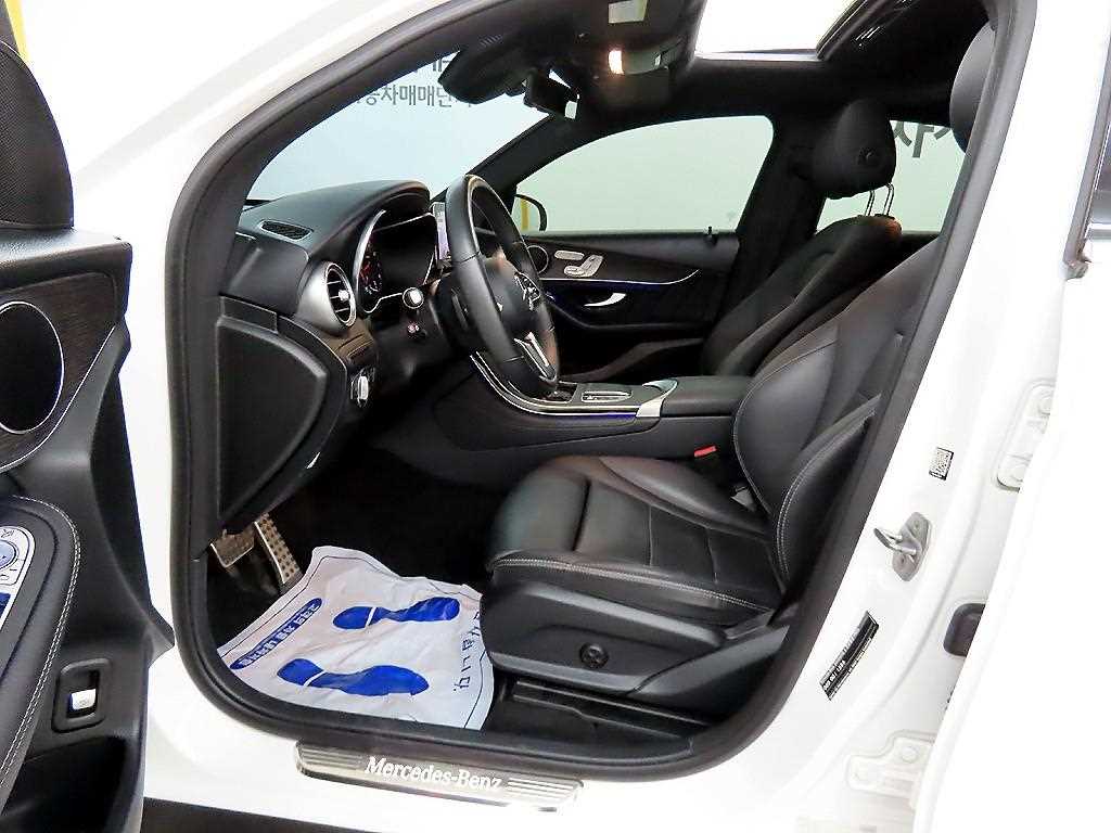 Mercedes Benz GLC Class - Vista 5