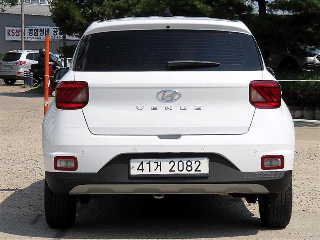 HYUNDAI Venue - Vista 4