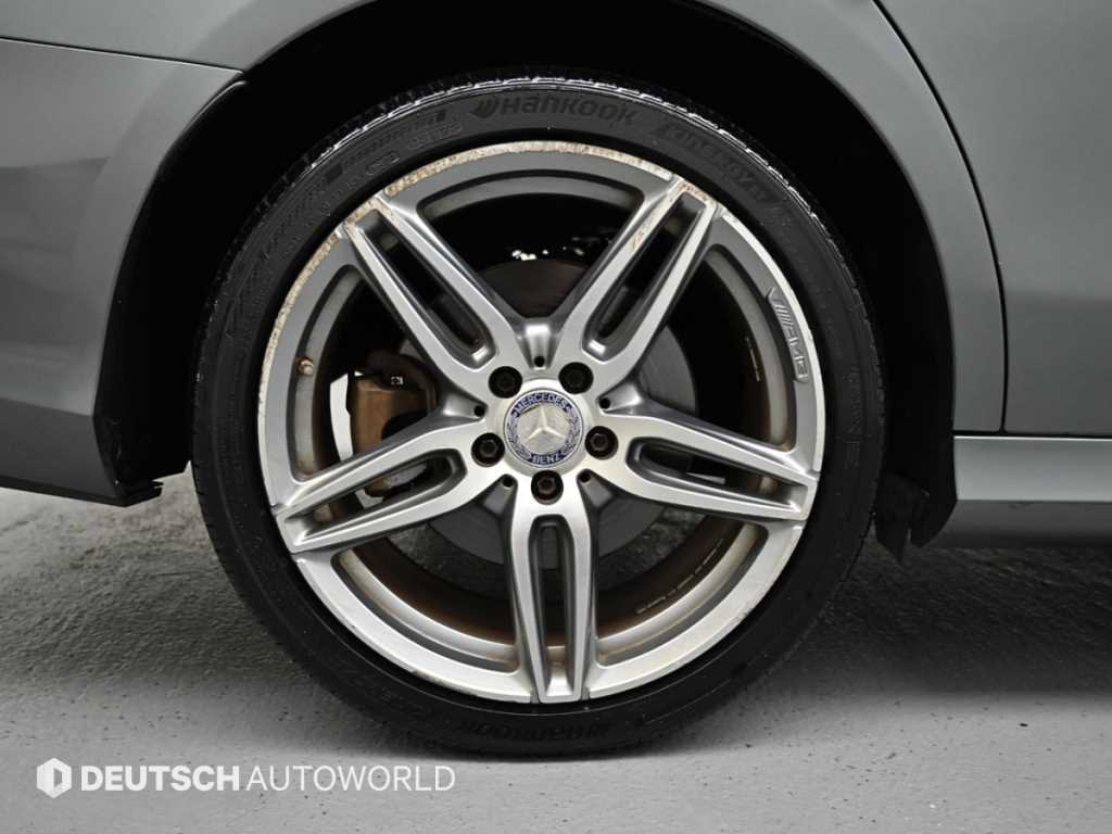Mercedes Benz E class - Vista 5