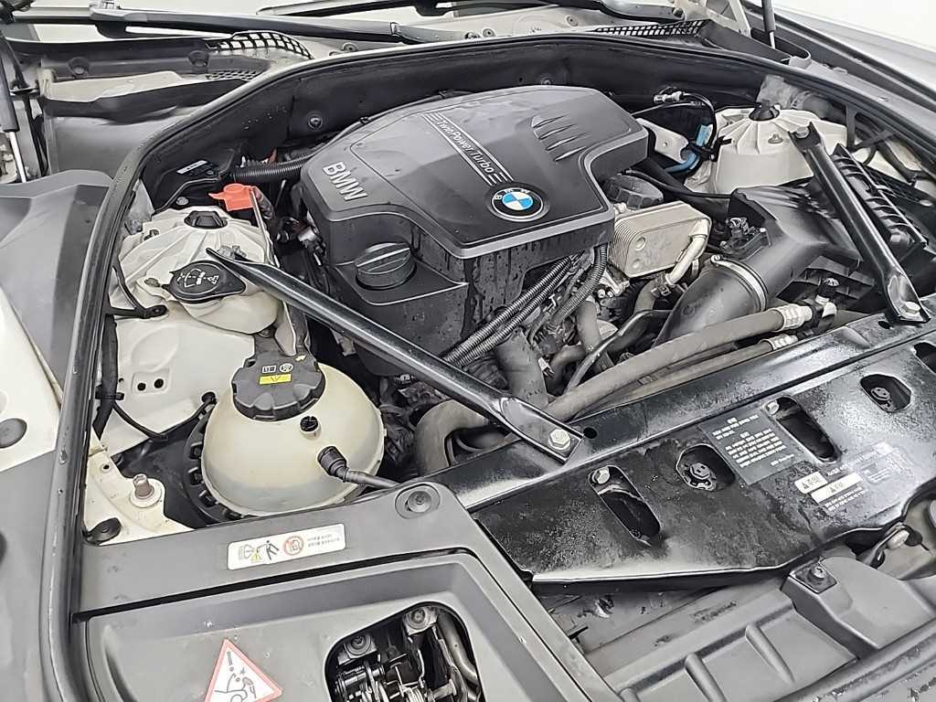BMW 5 Series - Vista 5