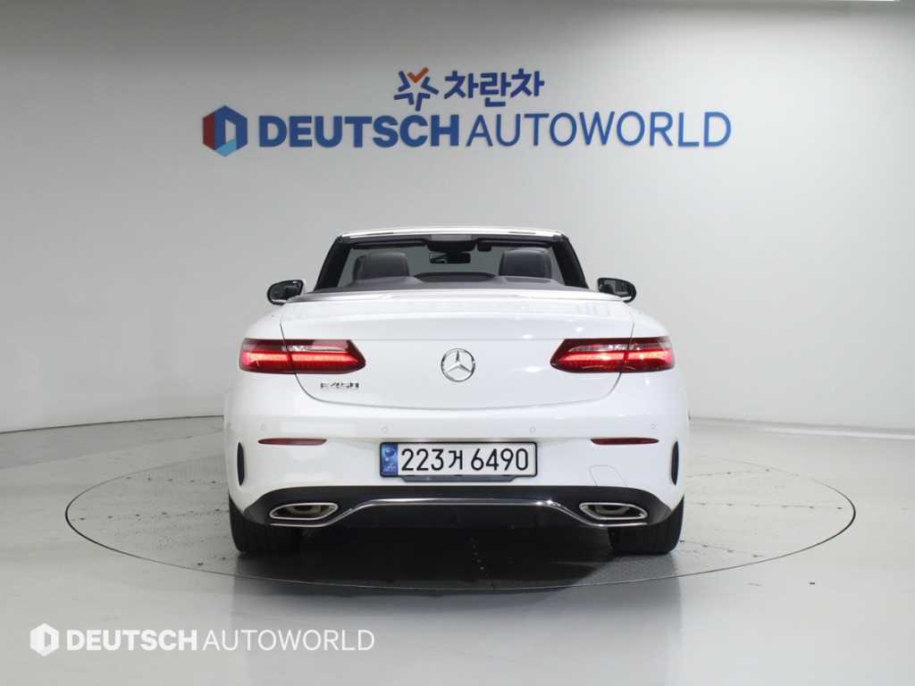 Mercedes Benz E class - Vista 4