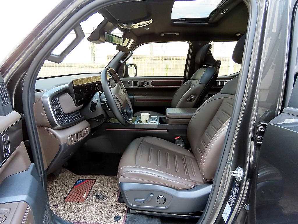 KIA Tasman - Vista 5