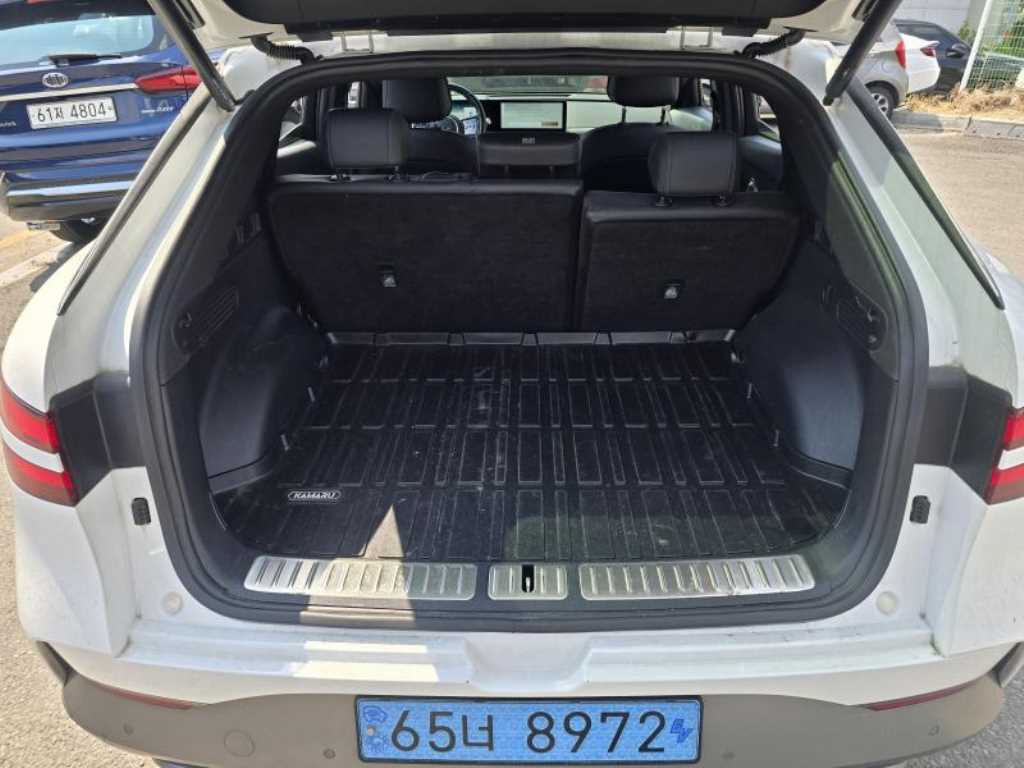 Genesis GV60 - Vista 5