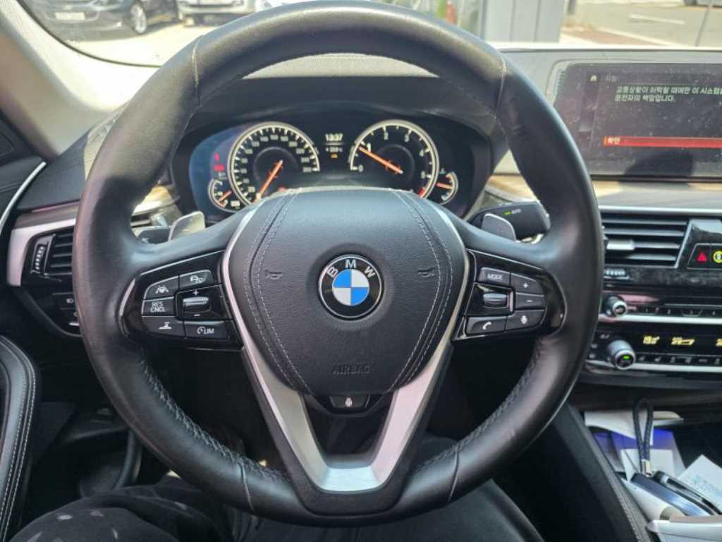 BMW 5 Series - Vista 5