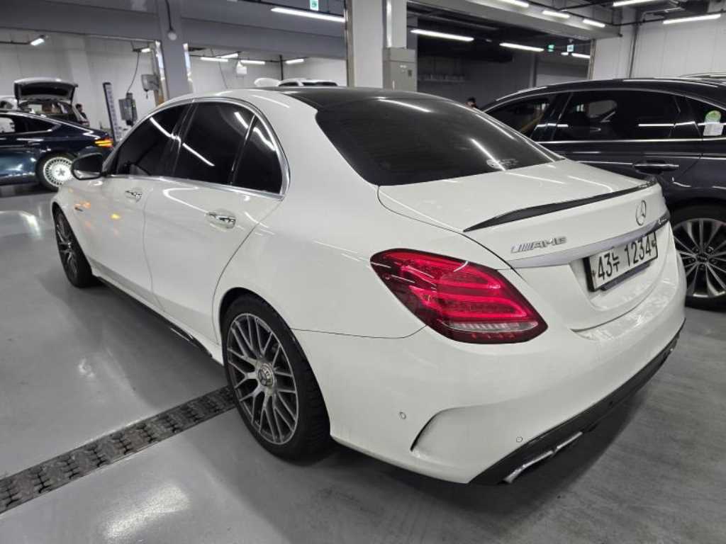 Mercedes Benz C Class - Vista 4