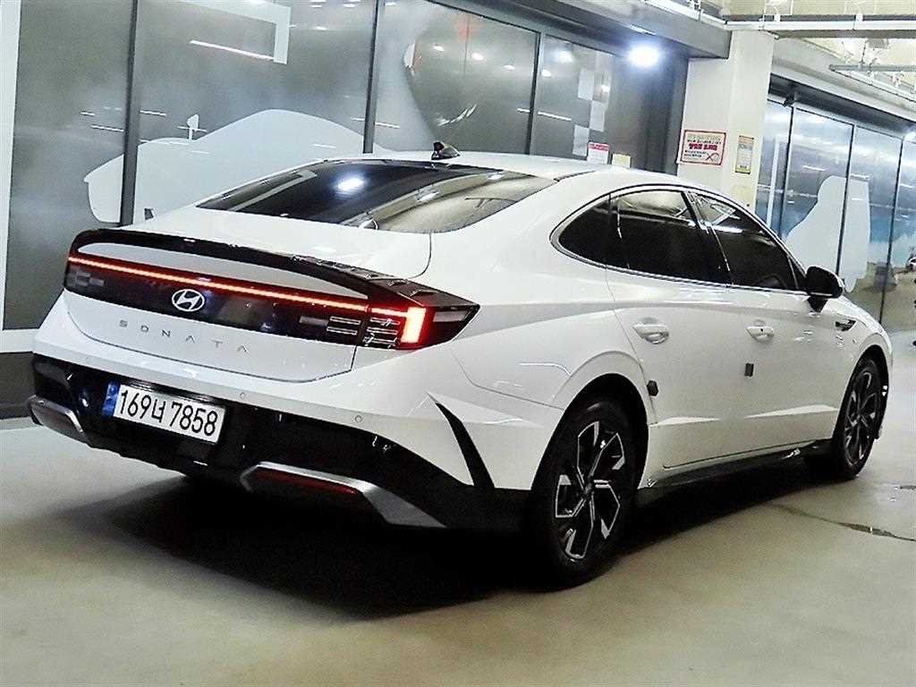 HYUNDAI Sonata - Vista 4