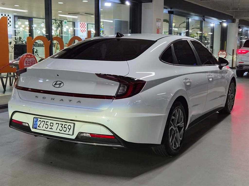 HYUNDAI Sonata - Vista 4