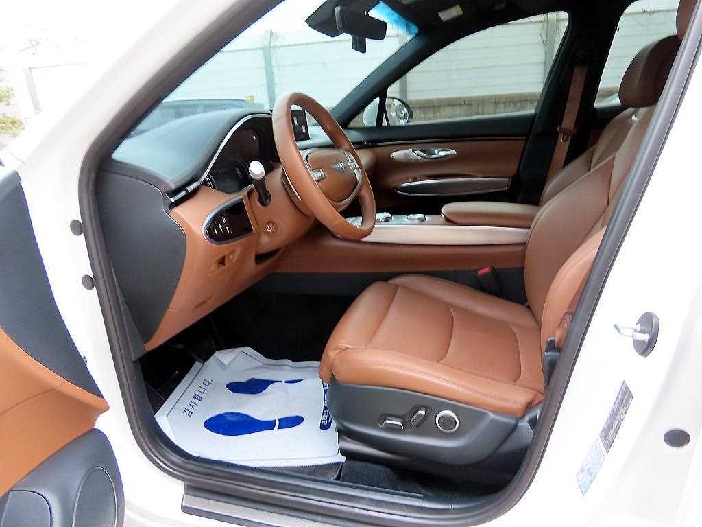 Genesis GV70 - Vista 5