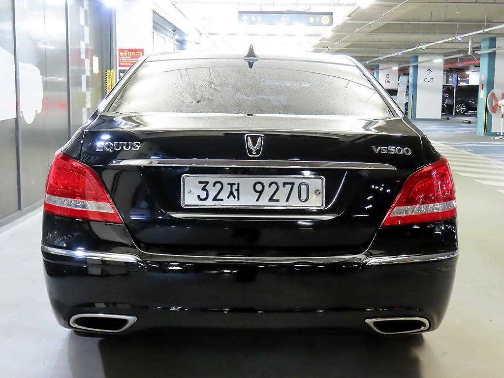 HYUNDAI Equus - Vista 5