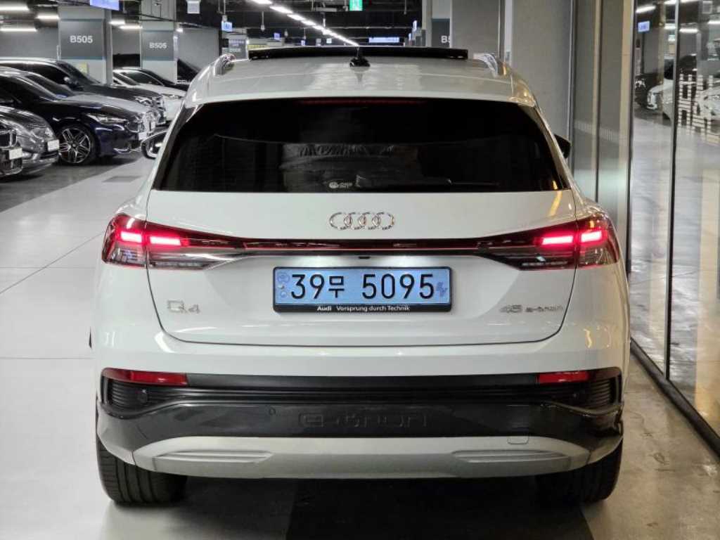 Audi Q4 - Vista 5