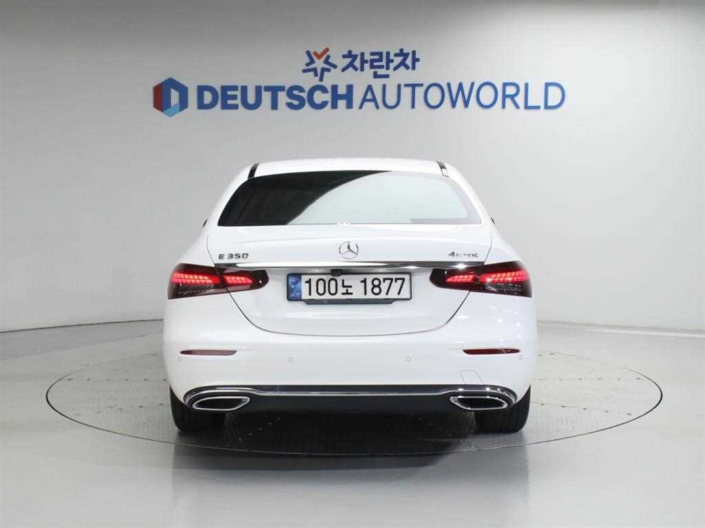 Mercedes Benz E class - Vista 4