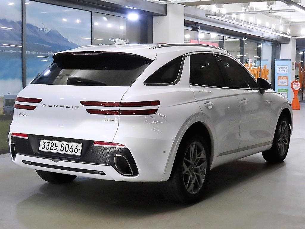 Genesis GV70 - Vista 4