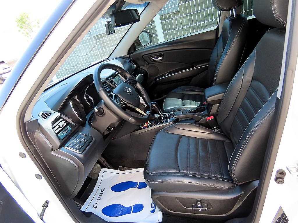 Ssangyong Tivoli - Vista 5
