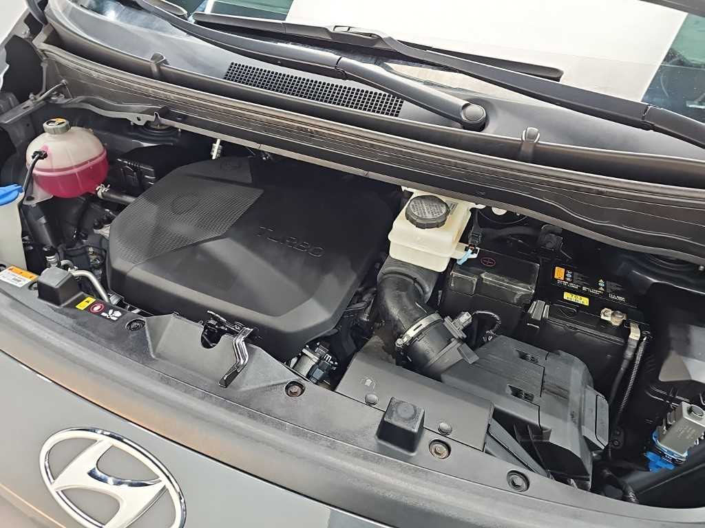 HYUNDAI Staria - Vista 5