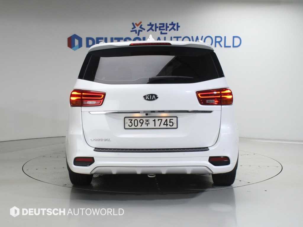 KIA Carnival - Vista 4