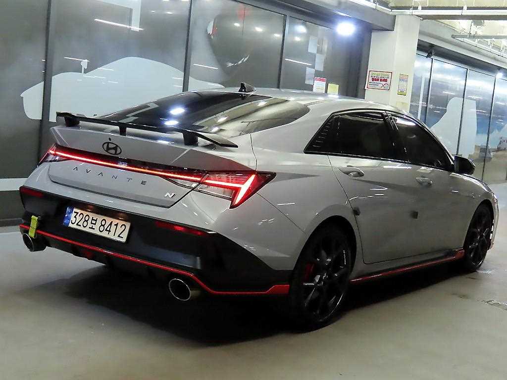 HYUNDAI Avante - Vista 4