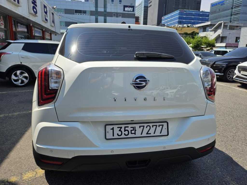 Ssangyong Tivoli - Vista 5