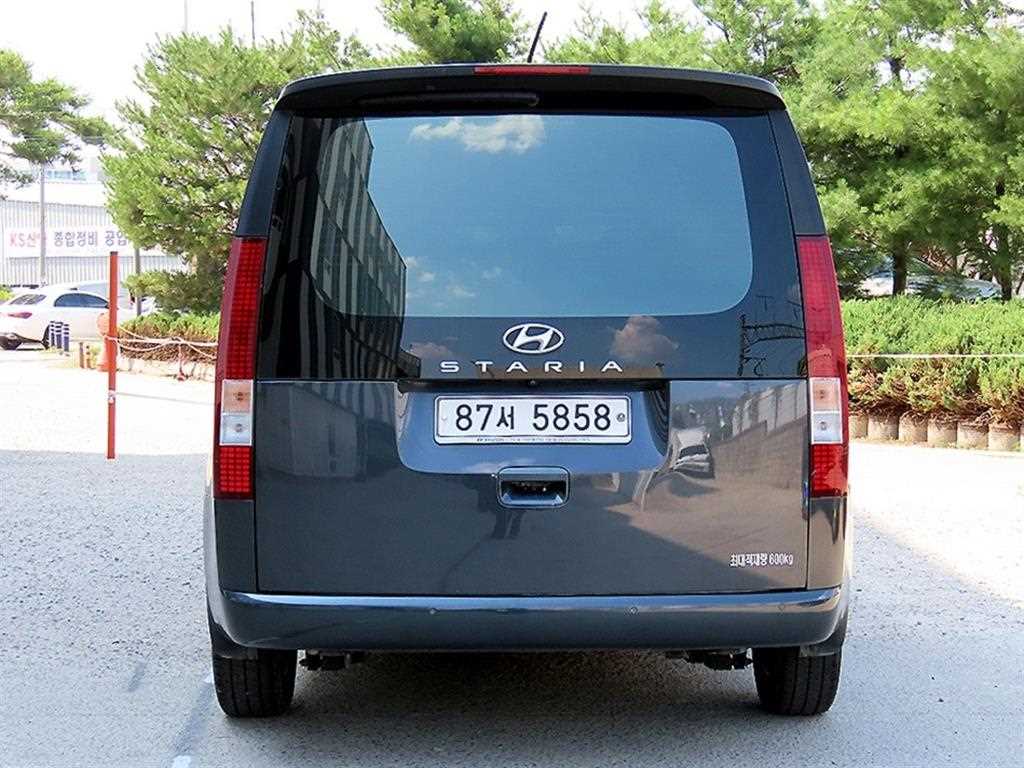 HYUNDAI Staria - Vista 4