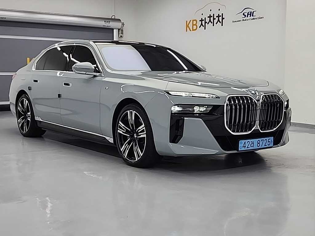BMW i7 - Vista 4