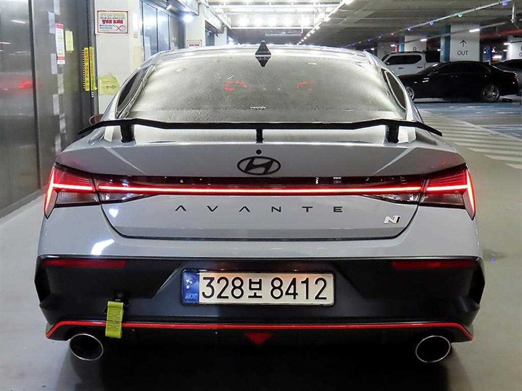 HYUNDAI Avante - Vista 5