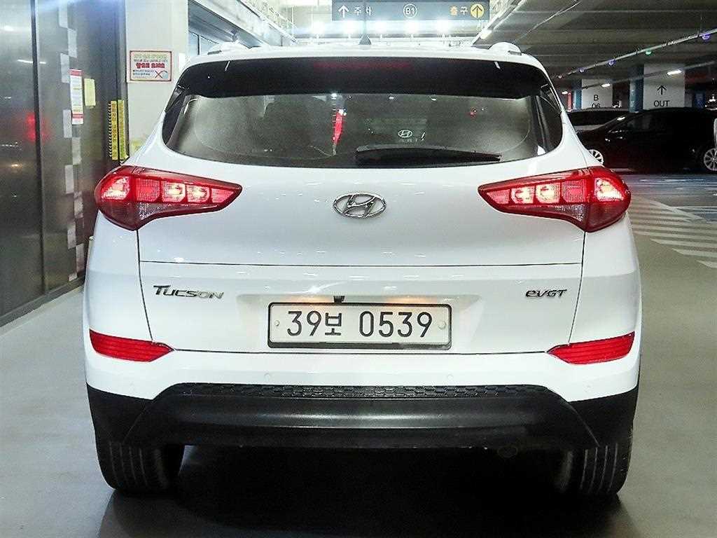 HYUNDAI Tucson - Vista 5
