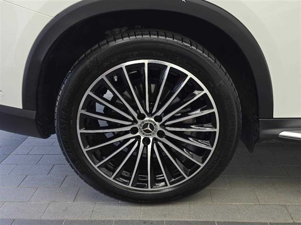 Mercedes Benz GLC Class - Vista 5