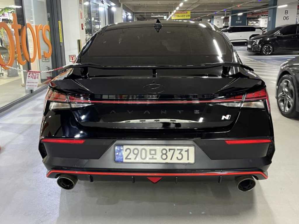 HYUNDAI Avante - Vista 5