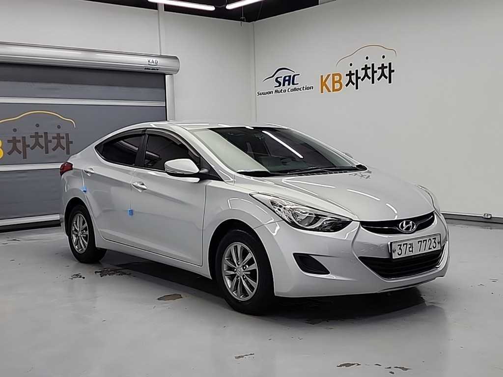 HYUNDAI Avante - Vista 4