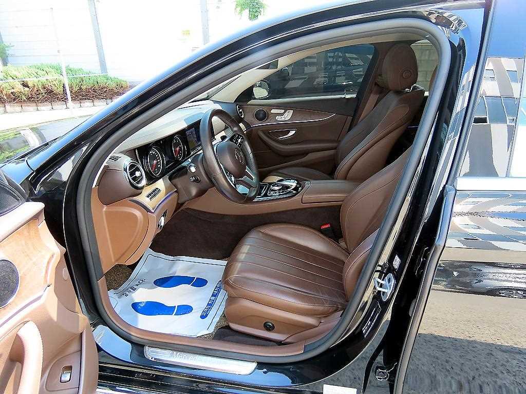 Mercedes Benz E class - Vista 5