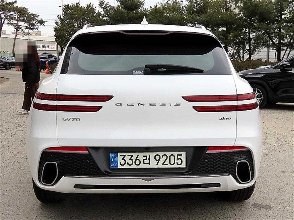 Genesis GV70 - Vista 4