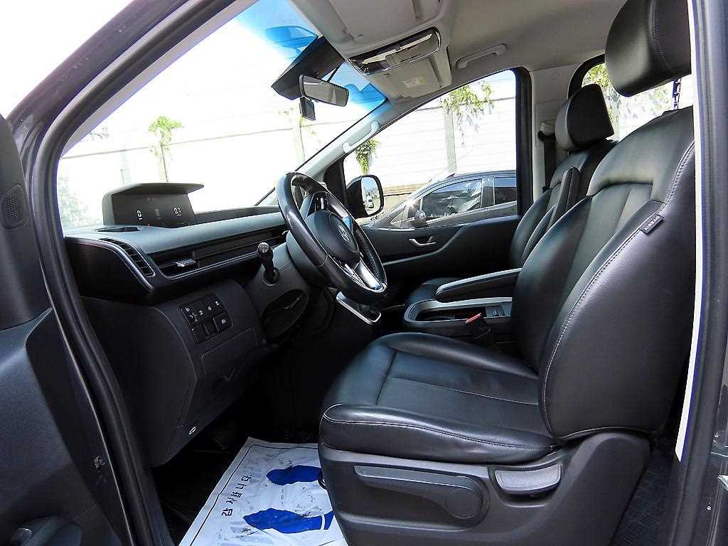 HYUNDAI Staria - Vista 5