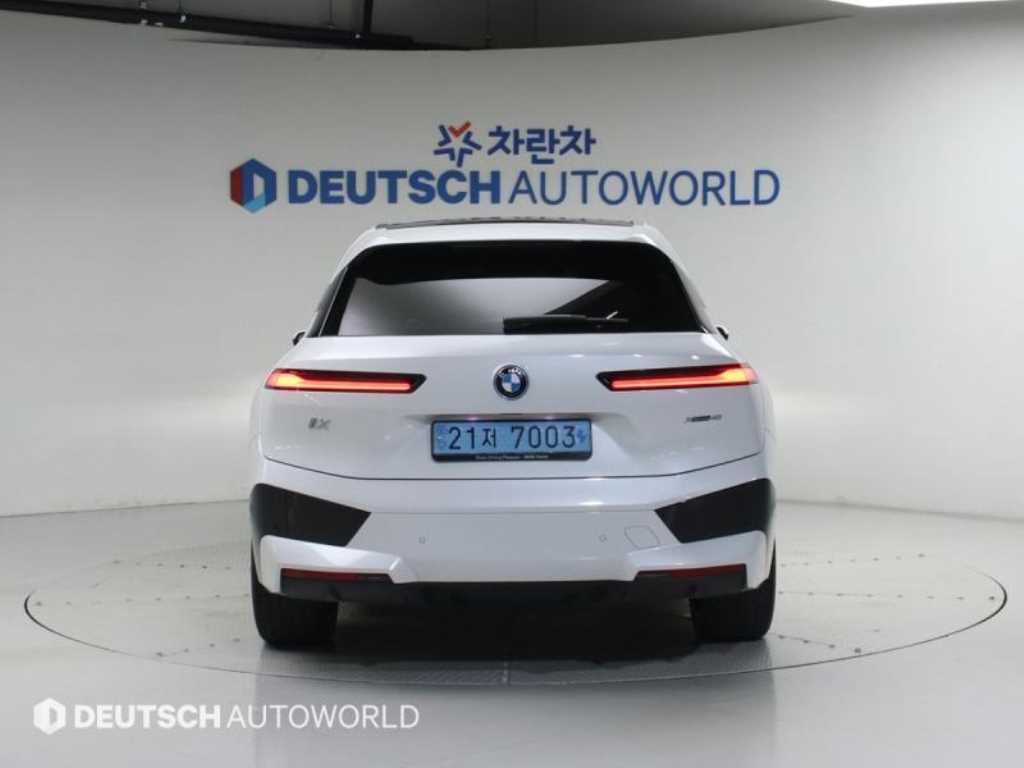 BMW iX - Vista 4