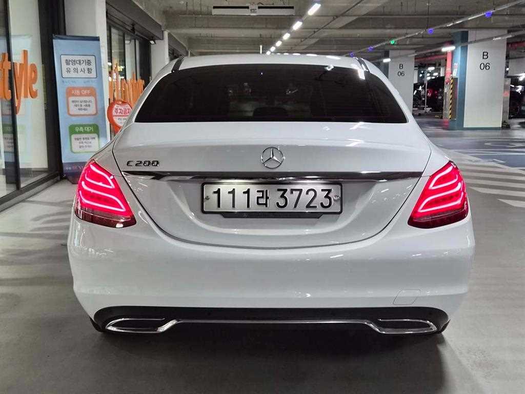 Mercedes Benz C Class - Vista 5