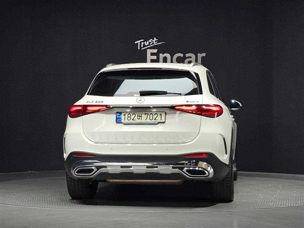 Mercedes Benz GLC Class - Vista 4
