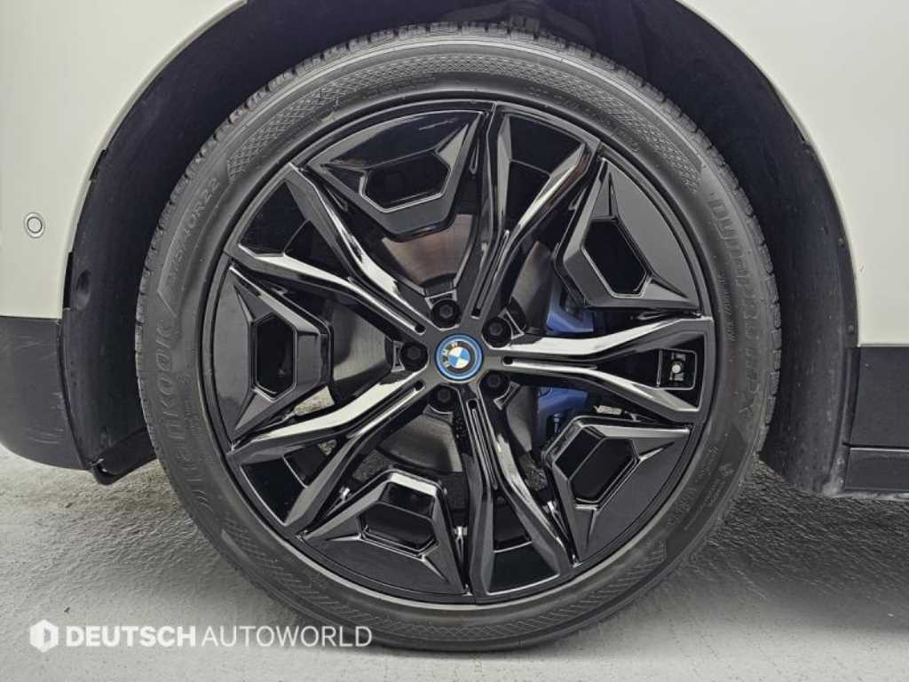BMW iX - Vista 5