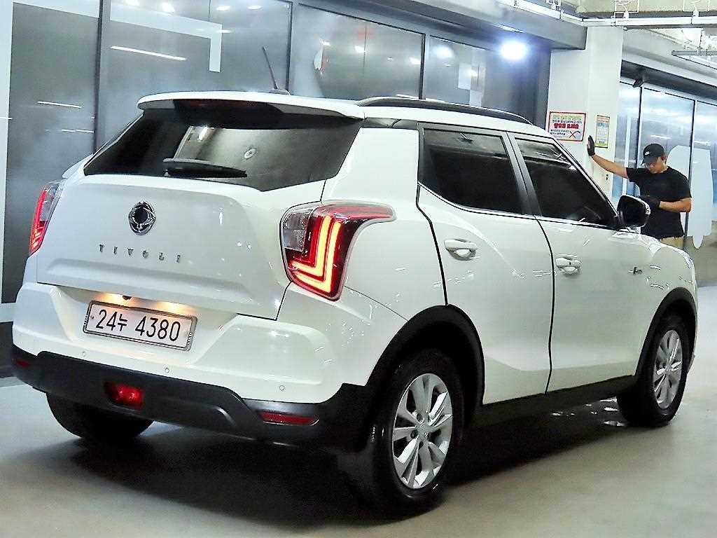 Ssangyong Tivoli - Vista 4