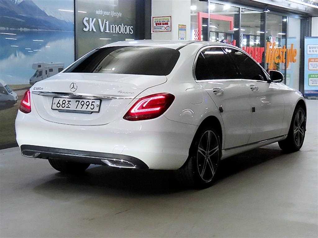 Mercedes Benz C Class - Vista 4