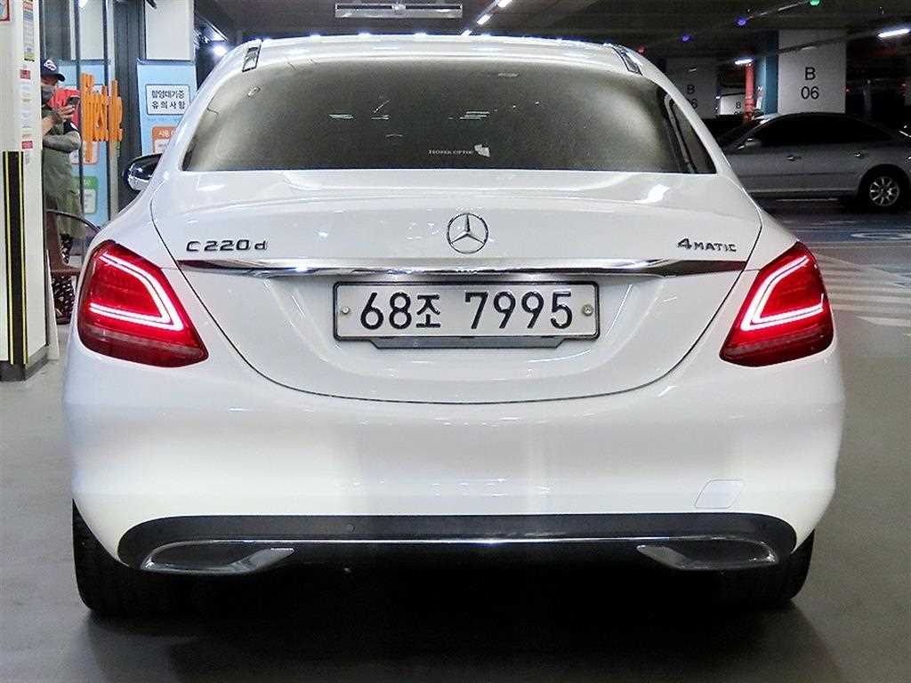 Mercedes Benz C Class - Vista 5