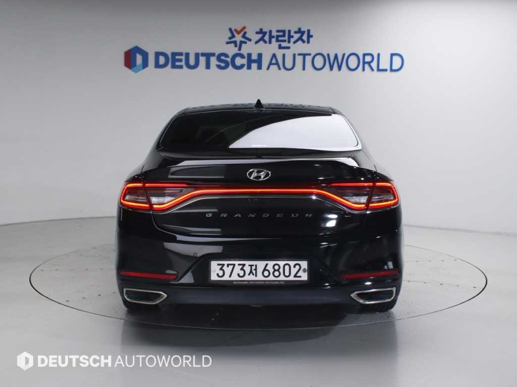 HYUNDAI Grandeur - Vista 4