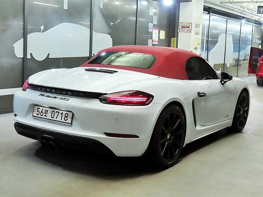 Porsche 718 - Vista 4