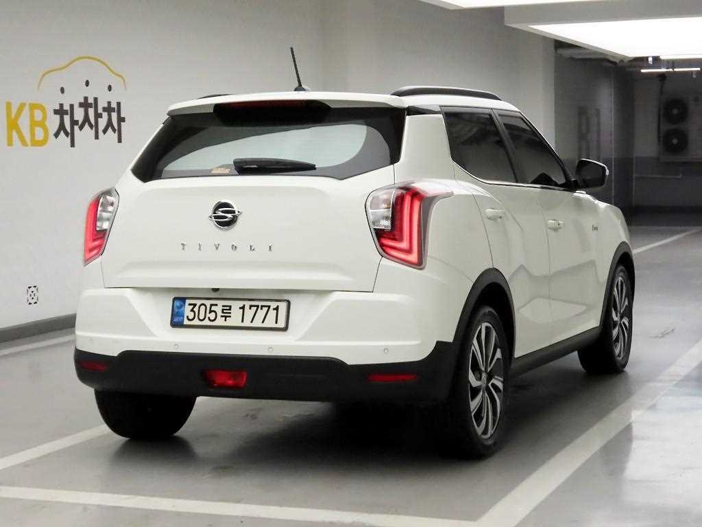 Ssangyong Tivoli - Vista 4