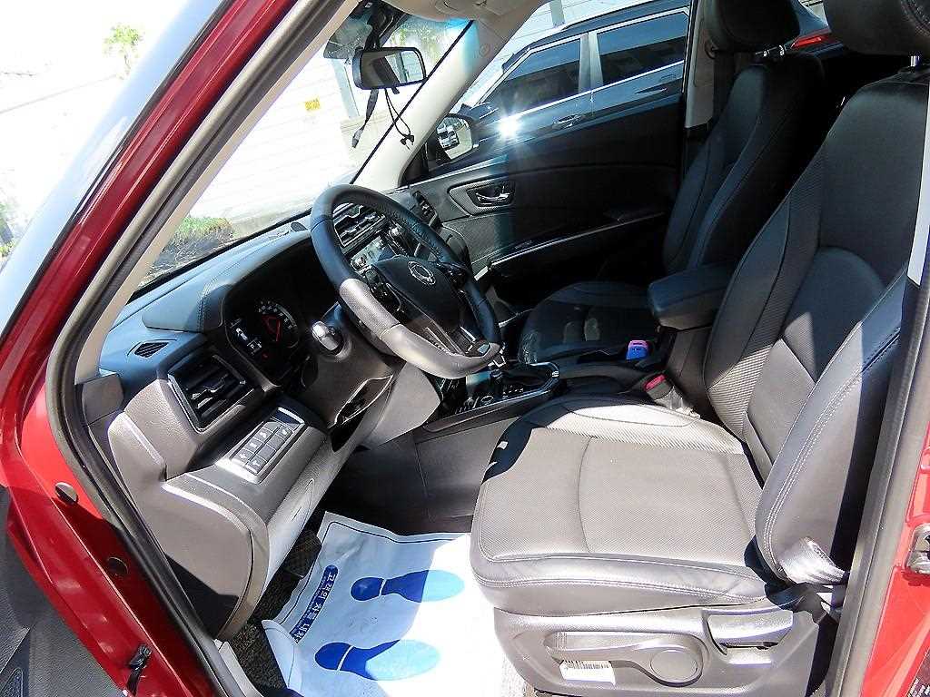 Ssangyong Tivoli - Vista 5