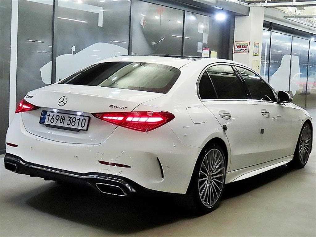 Mercedes Benz C Class - Vista 4
