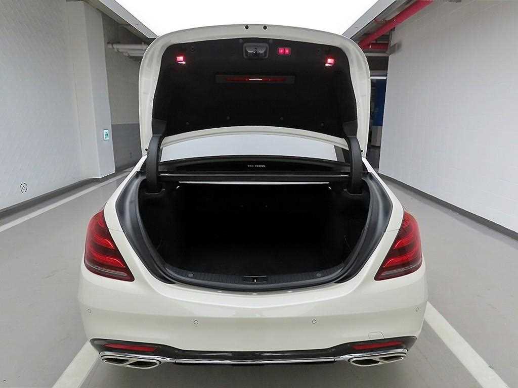 Mercedes Benz S Class - Vista 5