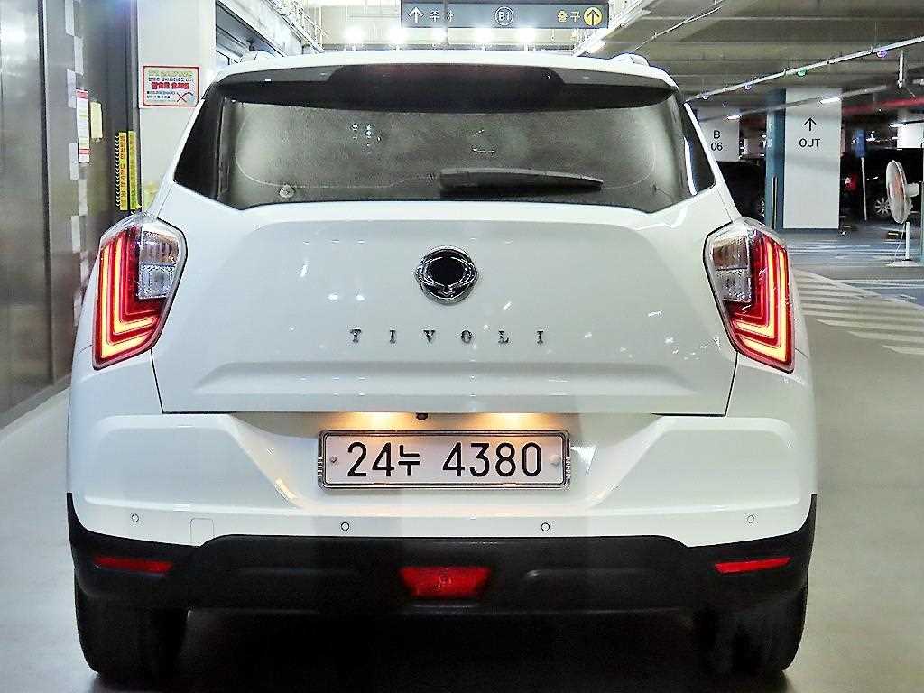 Ssangyong Tivoli - Vista 5