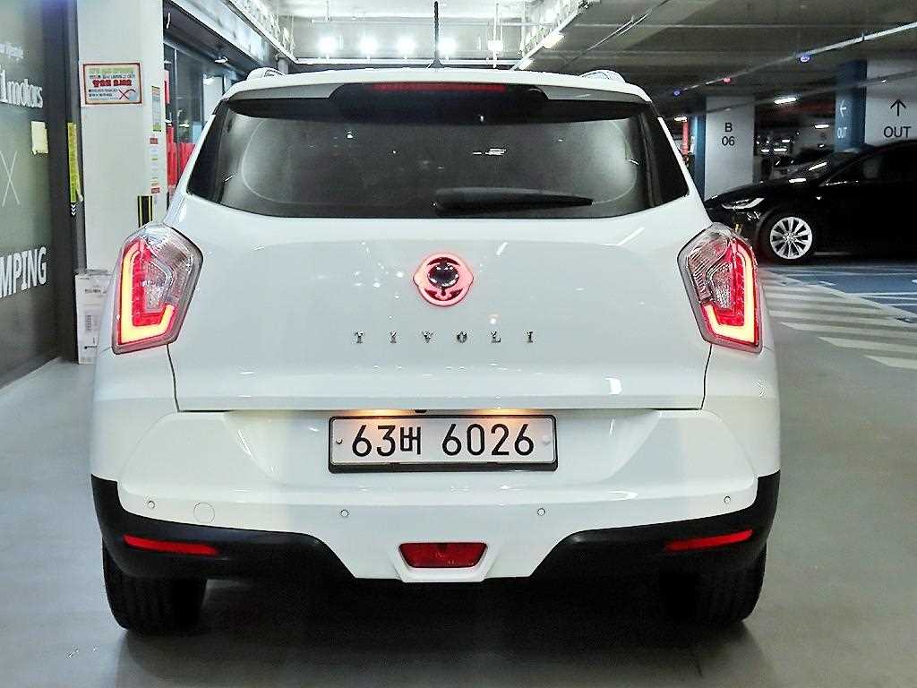 Ssangyong Tivoli - Vista 5